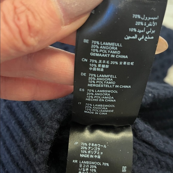 Lambswool angora cableknit sweater - Picture 6 of 6